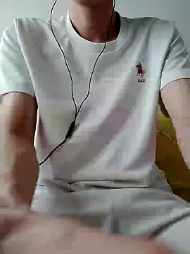 Snapshot of YAY-1 chatting on 02/01/25, 03:19 YAY-1 online show from 02/01/25, 03:19