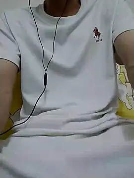 Snapshot of YAY-1 chatting on 02/03/25, 12:14 YAY-1 online show from 02/03/25, 12:14