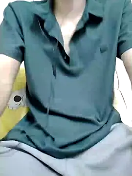 Snapshot of YAY-1 chatting on 02/04/25, 12:00 YAY-1 online show from 02/04/25, 12:00