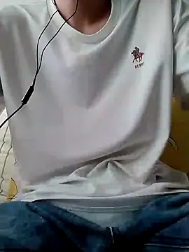 Snapshot of YAY-1 chatting on 02/06/25, 02:44 YAY-1 online show from 02/06/25, 02:44