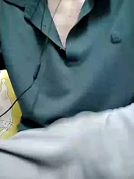 Snapshot of YAY-1 chatting on 02/06/25, 12:16 YAY-1 online show from 02/06/25, 12:16