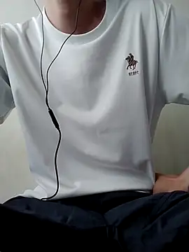 Snapshot of YAY-1 chatting on 02/18/25, 02:05 YAY-1 online show from 02/18/25, 02:05