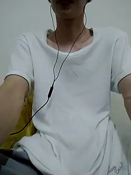 Snapshot of YAY-1 chatting on 02/20/25, 12:15 YAY-1 online show from 02/20/25, 12:15