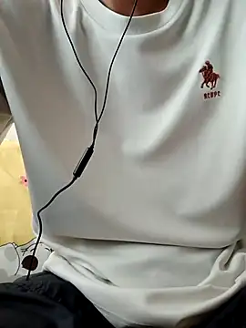 Snapshot of YAY-1 chatting on 02/21/25, 06:07 YAY-1 online show from 02/21/25, 06:07