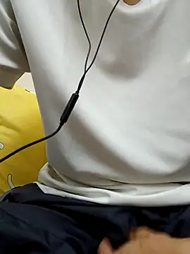 Snapshot of YAY-1 chatting on 02/21/25, 11:11 YAY-1 online show from 02/21/25, 11:11