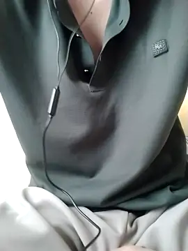 Snapshot of YAY-1 chatting on 02/23/25, 01:46 YAY-1 online show from 02/23/25, 01:46