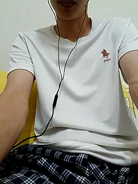 Snapshot of YAY-1 chatting on 02/23/25, 02:46 YAY-1 online show from 02/23/25, 02:46