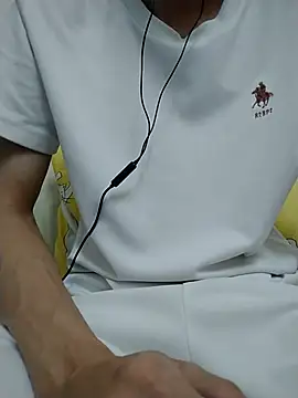 Snapshot of YAY-1 chatting on 02/26/25, 12:14 YAY-1 online show from 02/26/25, 12:14