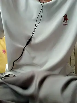 Snapshot of YAY-1 chatting on 03/01/25, 05:20 YAY-1 online show from 03/01/25, 05:20