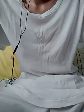 Snapshot of YAY-1 chatting on 03/03/25, 02:36 YAY-1 online show from 03/03/25, 02:36