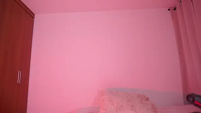 petitevictoria online show from 11/29/25, 09:12