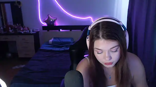 helengilmor online show from 09/30/25, 06:51