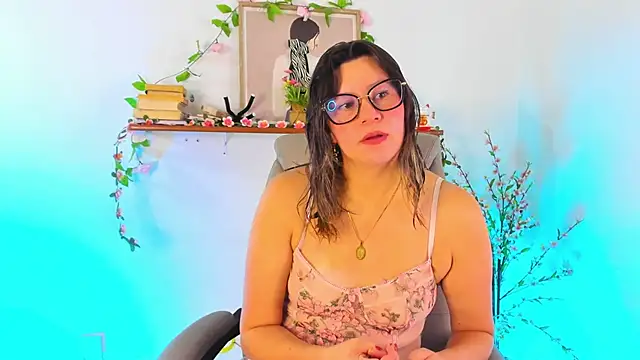 Chanelll Taylorr  online show from 03/28/26, 12:16