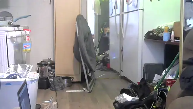 SassyCrystal77 online show from 04/08/26, 06:24