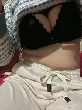 Snapshot of Milk_Mom99 chatting on 12/21/24, 02:19 Milk Mom99 online show from 12/21/24, 02:19