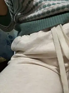 Snapshot of Milk_Mom99 chatting on 12/21/24, 05:47 Milk Mom99 online show from 12/21/24, 05:47