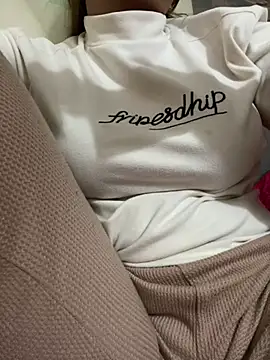 Snapshot of Milk_Mom99 chatting on 03/19/25, 02:46 Milk Mom99 online show from 03/19/25, 02:46