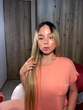 Snapshot of nakary00 chatting on 10/14/25, 12:55 nakary00 online show from 10/14/25, 12:55