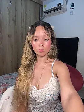 Snapshot of nakary00 chatting on 10/22/25, 12:00 nakary00 online show from 10/22/25, 12:00