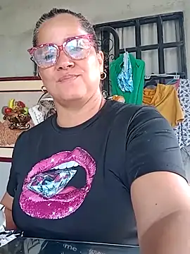 natally ross21 online show from 02/18/25, 01:00