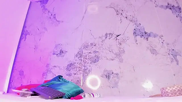 Kim Baker1 online show from 10/07/25, 08:17