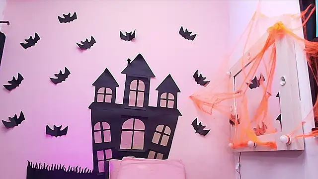 Snapshot of kendal_rossi chatting on 10/31/25, 11:55 kendal rossi online show from 10/31/25, 11:55