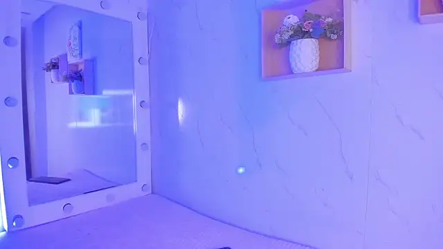 Snapshot of sabrinahimss chatting on 11/22/25, 02:32 sabrinahimss online show from 11/22/25, 02:32