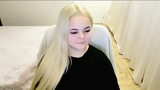 Snapshot of lovely-eyes chatting on 12/08/24, 11:51 lovely-eyes online show from 12/08/24, 11:51