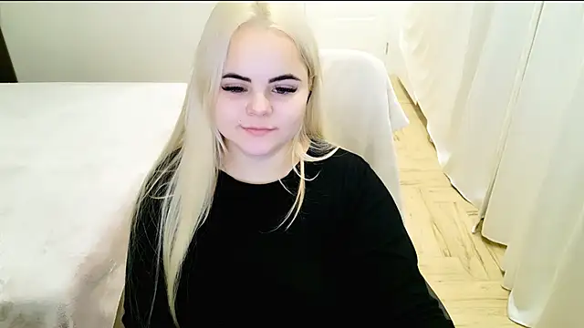 Snapshot of lovely-eyes chatting on 12/11/24, 01:58 lovely-eyes online show from 12/11/24, 01:58