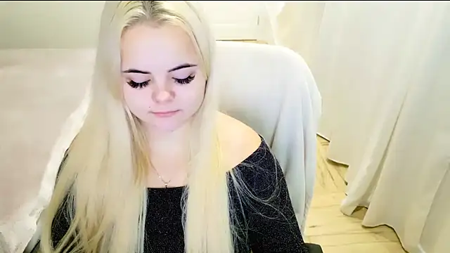 Snapshot of lovely-eyes chatting on 12/30/24, 10:12 lovely-eyes online show from 12/30/24, 10:12