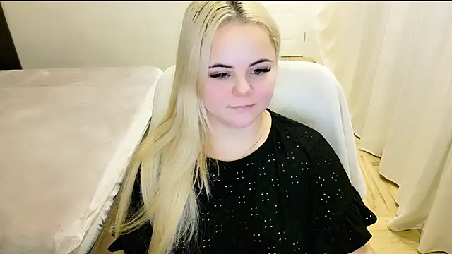 Snapshot of lovely-eyes chatting on 01/03/25, 11:55 lovely-eyes online show from 01/03/25, 11:55