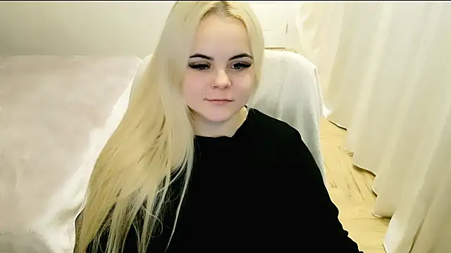 Snapshot of lovely-eyes chatting on 02/07/25, 12:20 lovely-eyes online show from 02/07/25, 12:20