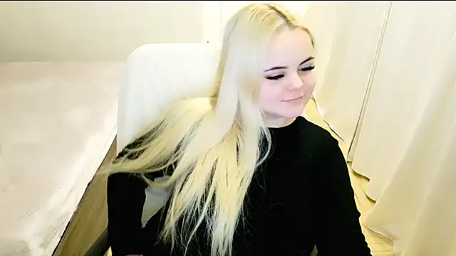 Snapshot of lovely-eyes chatting on 02/08/25, 06:44 lovely-eyes online show from 02/08/25, 06:44