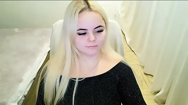 Snapshot of lovely-eyes chatting on 02/17/25, 12:32 lovely-eyes online show from 02/17/25, 12:32