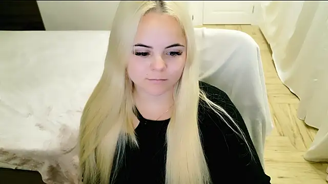 Snapshot of lovely-eyes chatting on 03/18/25, 03:09 lovely-eyes online show from 03/18/25, 03:09