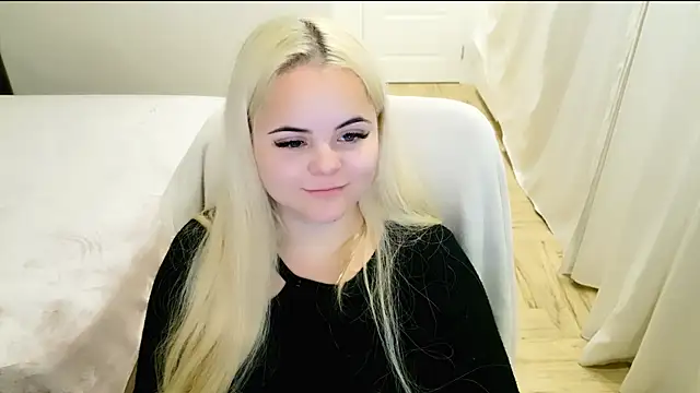 Snapshot of lovely-eyes chatting on 03/18/25, 09:32 lovely-eyes online show from 03/18/25, 09:32