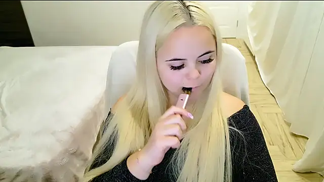 Snapshot of lovely-eyes chatting on 03/21/25, 01:45 lovely-eyes online show from 03/21/25, 01:45