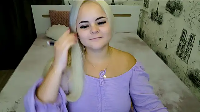 Snapshot of lovely-eyes chatting on 10/15/25, 06:52 lovely-eyes online show from 10/15/25, 06:52