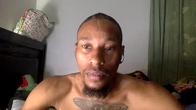 Snapshot of KingDerRico chatting on 10/28/25, 10:01 KingDerRico online show from 10/28/25, 10:01