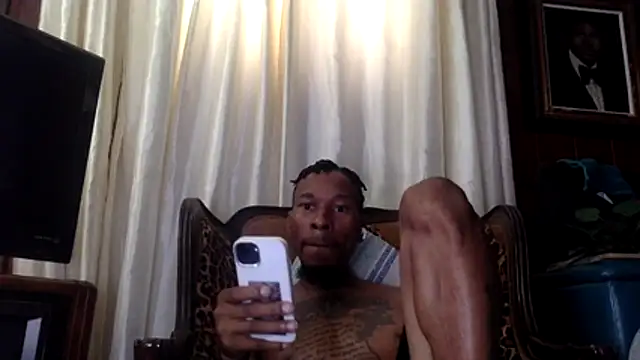 Snapshot of KingDerRico chatting on 11/03/25, 04:19 KingDerRico online show from 11/03/25, 04:19