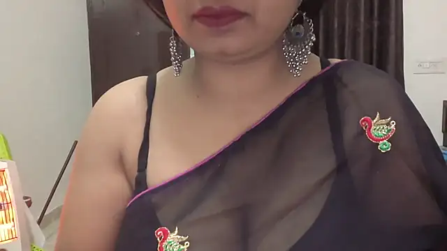 Snapshot of Gulaboo_bhabi chatting on 02/04/25, 11:49 Gulaboo bhabi online show from 02/04/25, 11:49