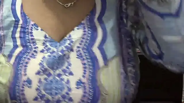 Snapshot of Gulaboo_bhabi chatting on 02/13/25, 12:24 Gulaboo bhabi online show from 02/13/25, 12:24