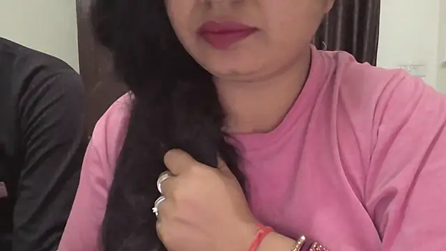 Snapshot of Gulaboo_bhabi chatting on 02/18/25, 06:58 Gulaboo bhabi online show from 02/18/25, 06:58