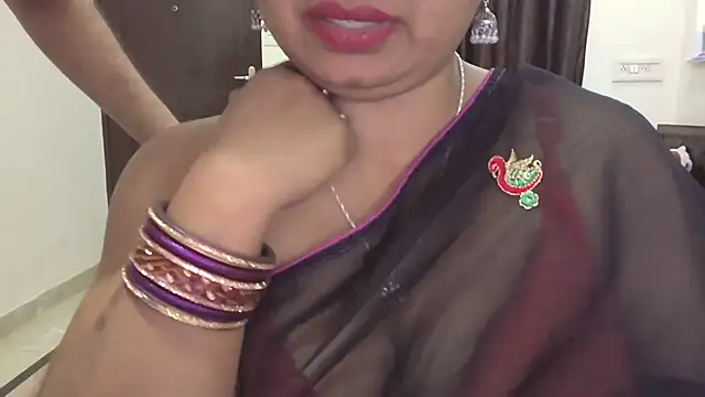 Snapshot of Gulaboo_bhabi chatting on 02/18/25, 10:03 Gulaboo bhabi online show from 02/18/25, 10:03