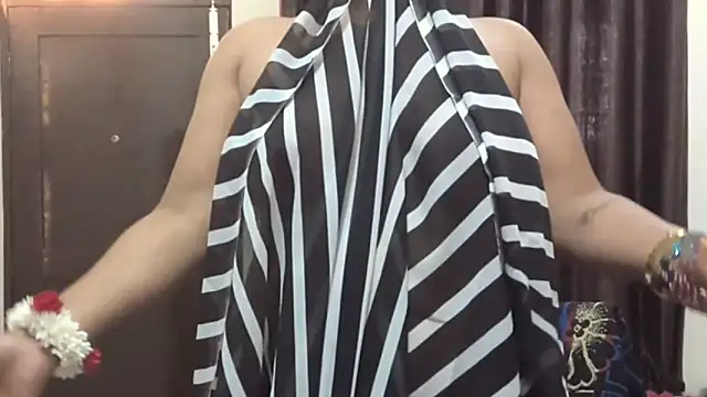 Snapshot of Gulaboo_bhabi chatting on 02/25/25, 09:09 Gulaboo bhabi online show from 02/25/25, 09:09