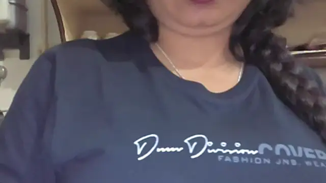 Snapshot of Gulaboo_bhabi chatting on 03/04/25, 01:49 Gulaboo bhabi online show from 03/04/25, 01:49