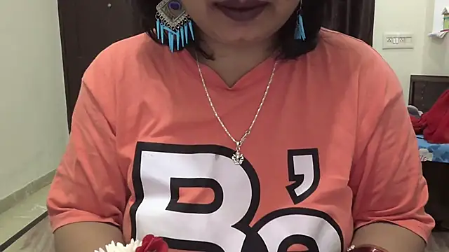 Snapshot of Gulaboo_bhabi chatting on 03/06/25, 10:36 Gulaboo bhabi online show from 03/06/25, 10:36