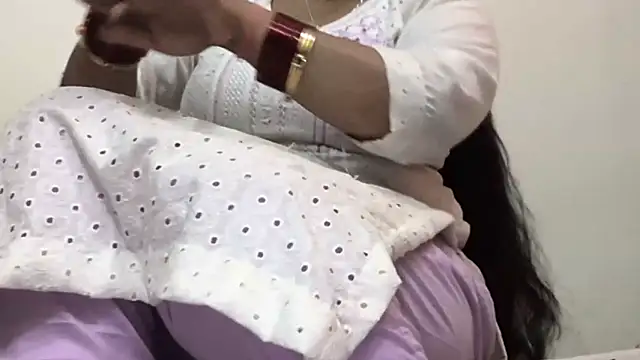 Snapshot of Gulaboo_bhabi chatting on 03/09/25, 06:39 Gulaboo bhabi online show from 03/09/25, 06:39