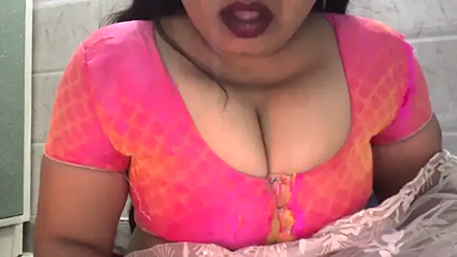 Snapshot of Gulaboo_bhabi chatting on 11/16/25, 12:38 Gulaboo bhabi online show from 11/16/25, 12:38