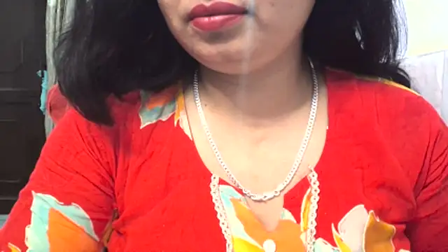 Snapshot of Gulaboo_bhabi chatting on 11/18/25, 10:47 Gulaboo bhabi online show from 11/18/25, 10:47